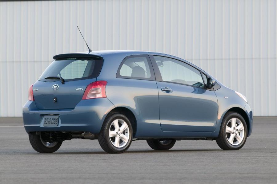  Toyota Yaris 2005 года  (фото 136 из 165)